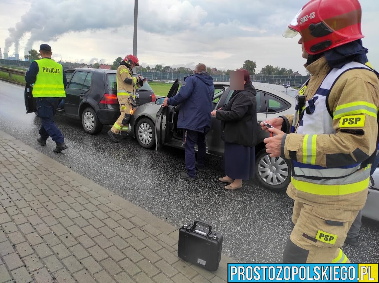 Zderzenie trzech samochodów na rondzie przy ul.Budowlanych Opole.(Zdjęcia)