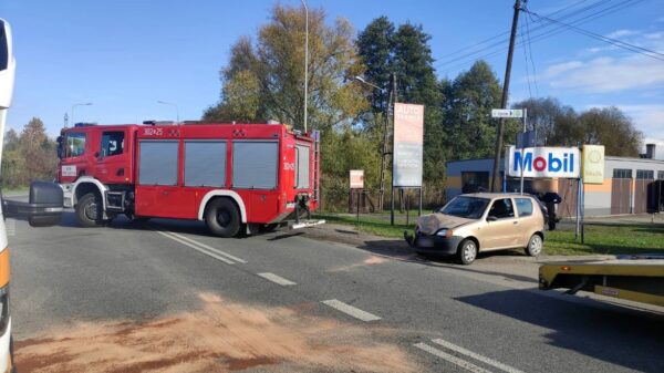 Zderzenie dwóch samochodów Opole-Chmielowice. (Zdjęcia &Wideo)