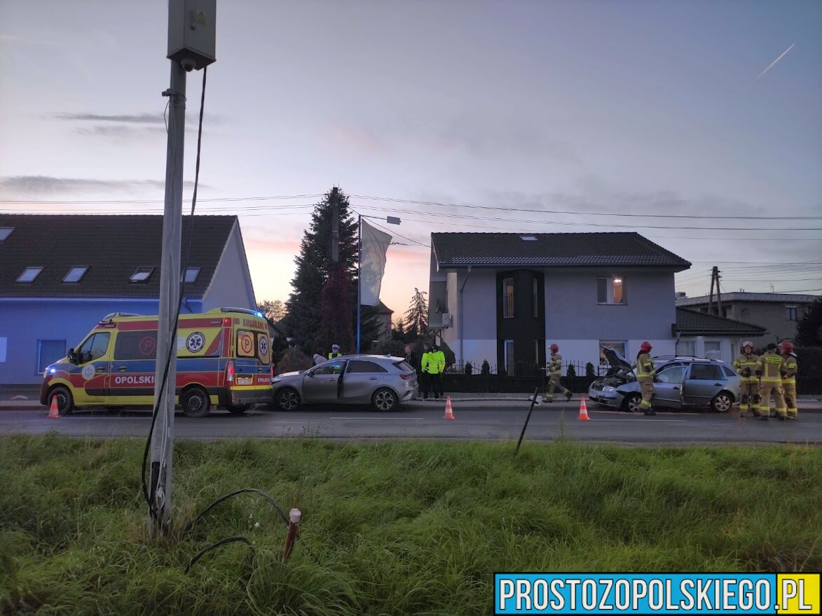 Zderzenie dwóch samochodów w Chmielowicach. Jedna osoba została poszkodowana.(Zdjęcia &Wideo)