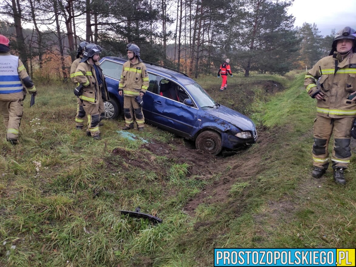 41-latka straciła panowanie nad autem i wpadła do rowu w Kątach Opolskich.(Zdjęcia&Wideo)