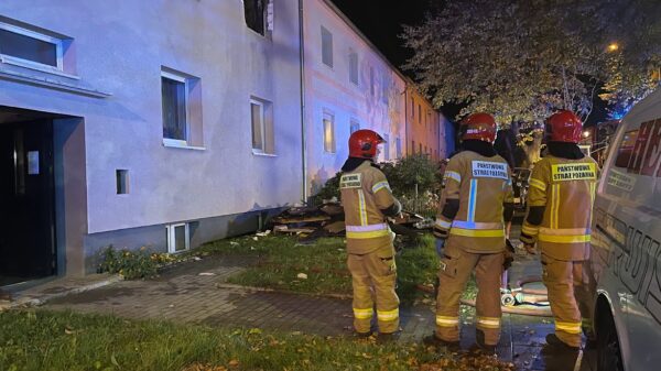 Pożar mieszkania przy ul. Podhalańskiej w Opolu. Jedna osoba jest poszkodowana.(Zdjęcia)