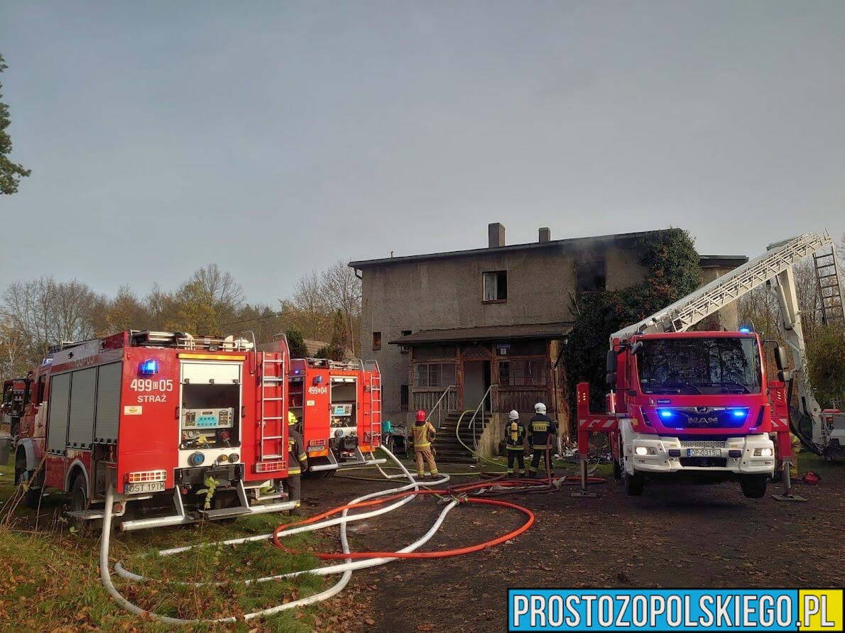 Pożar budynku wielorodzinnego w Kolonowskie.