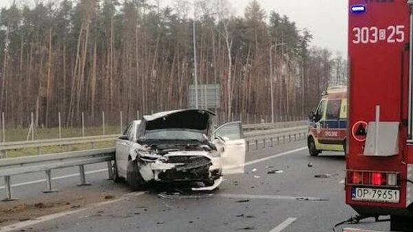 Wypadek na obwodnicy Niemodlina na wysokości Sosnówki w kierunku Opola.