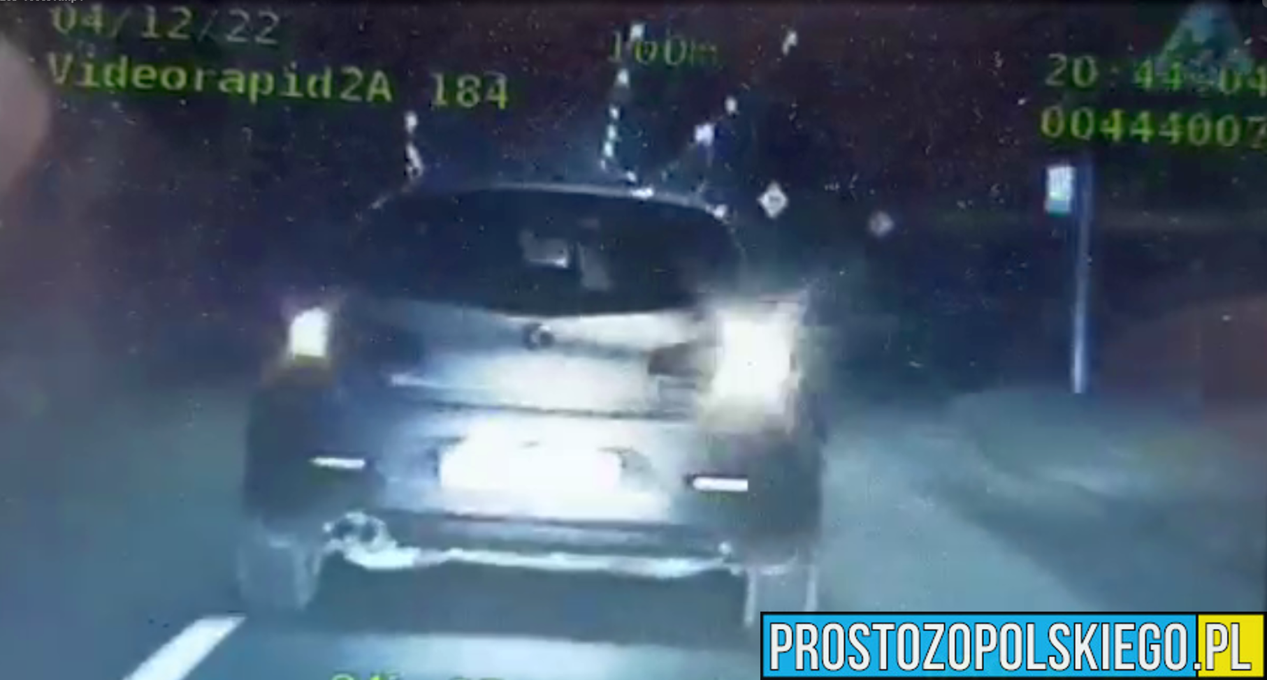 Kierujący autem 18-latek, który miał prawo jazdy od 14 dni został nagrany przez policjantów z grodkowskiej drogówki.(Wideo)
