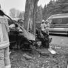 Wypadek śmiertelny w Cisowa koło Kędzierzyna Koźla. Volkswagen wbił się w drzewo.