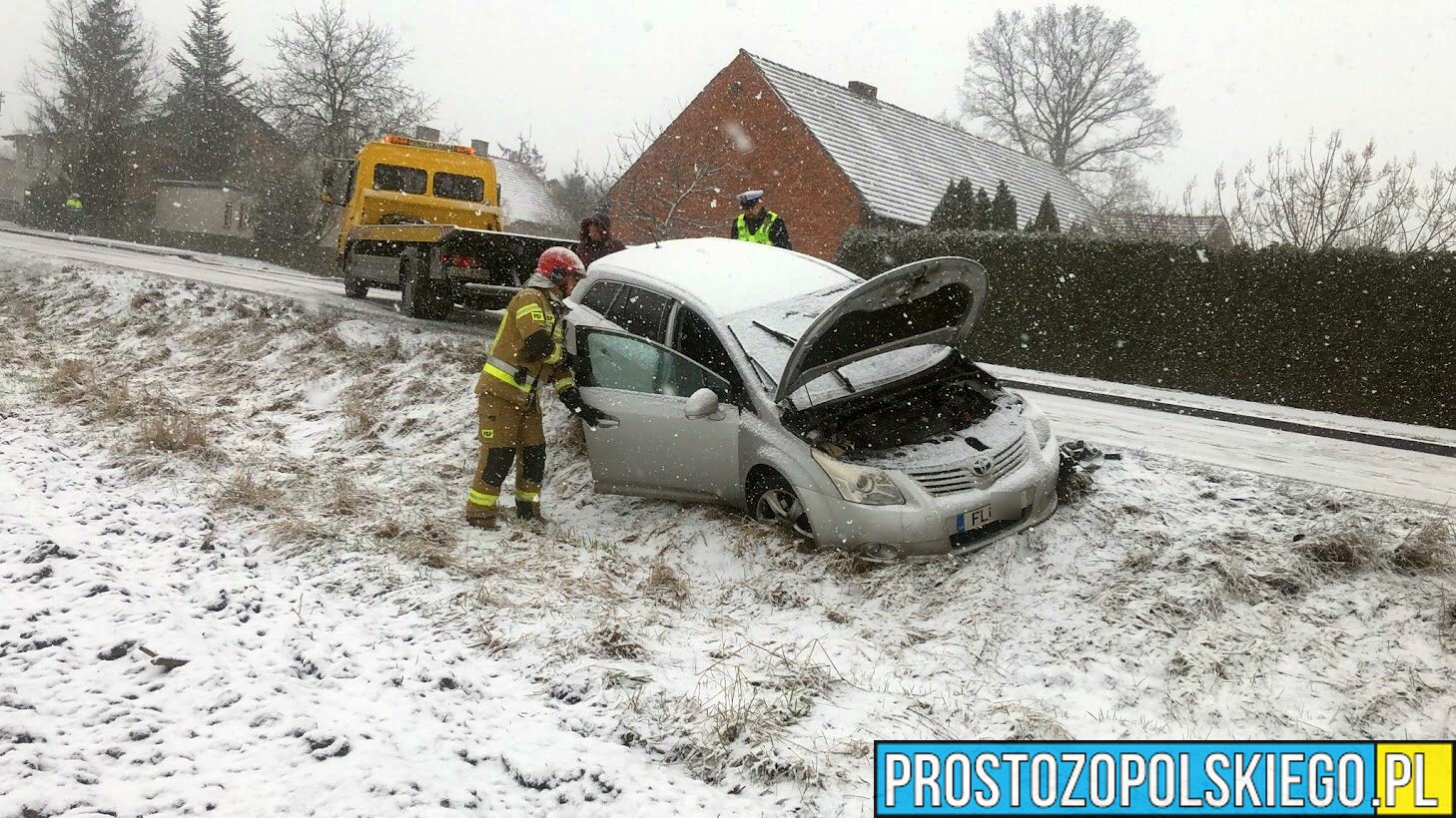 Zderzenie Toyoty z ciężarówką na DK11, w miejscowości Grodzisko.