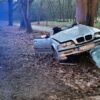 Turawa-Marszałki kierujący BMW uderzył w drzewo(Zdjęcia)