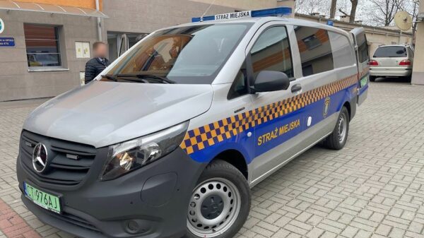 Nowy elektryczny Mercedes w szeregach Straży Miejskiej w Opolu.