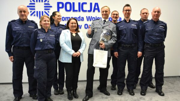 Po 30 latach na zasłużoną emeryturę odchodzi młodszy inspektor Maciej Milewski, były rzecznik policji.