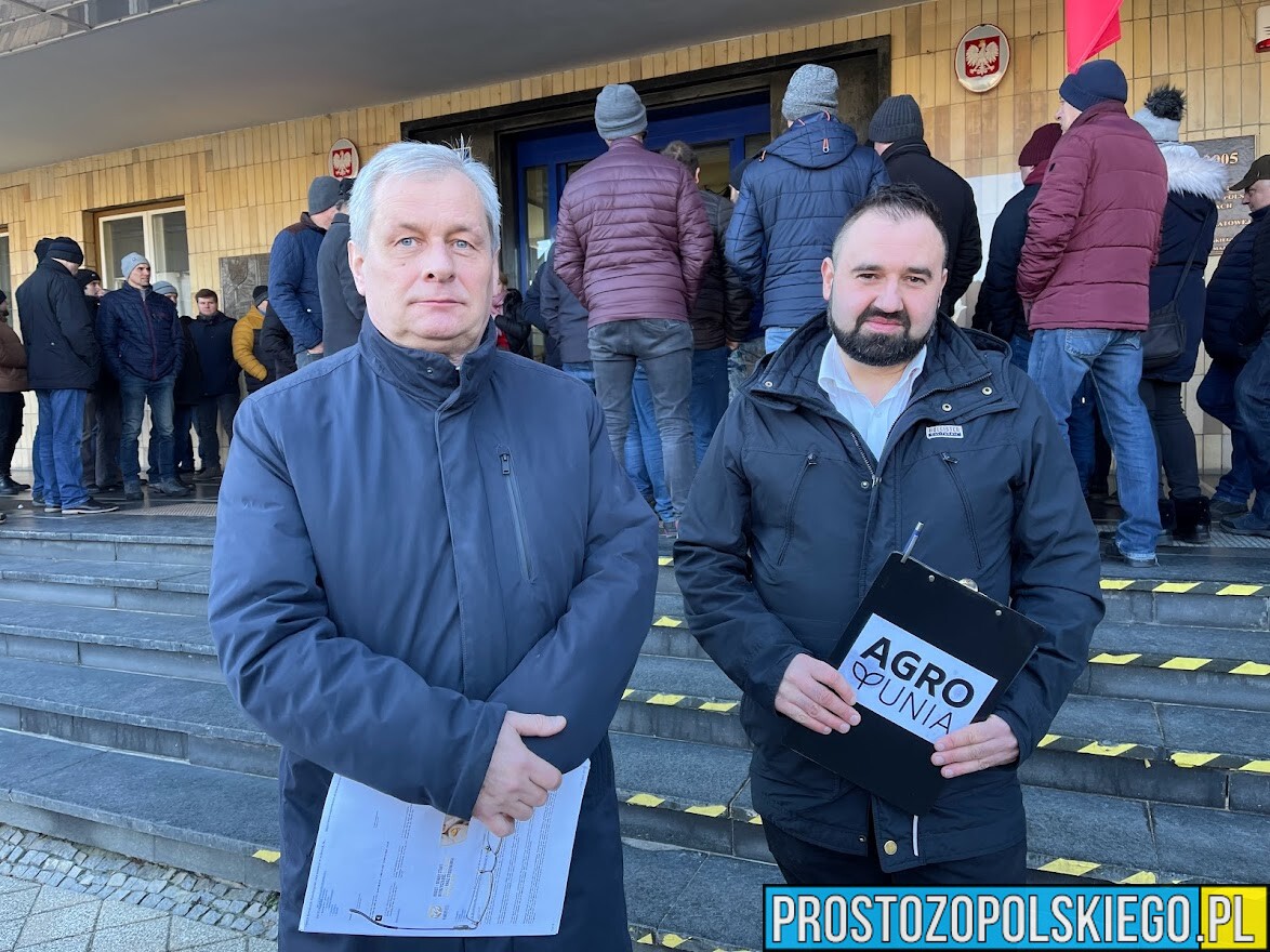 Rolnicy protestowali pod Opolskim Urzędem Wojewódzkim.(Zdjęcia)