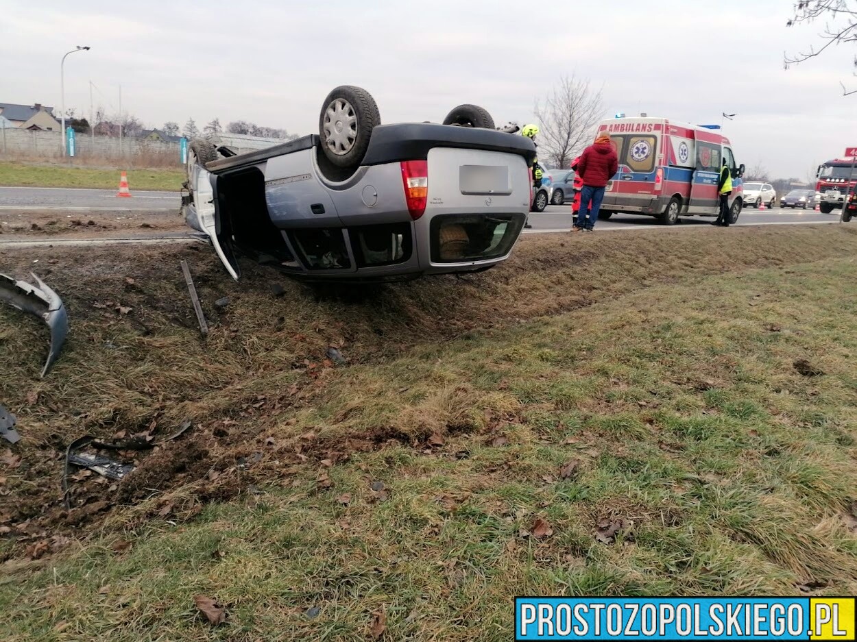 Dachowanie auta na DK46 w miejscowości Grabin koło Niemodlina. Na miejscu lądował LPR.(Wideo)