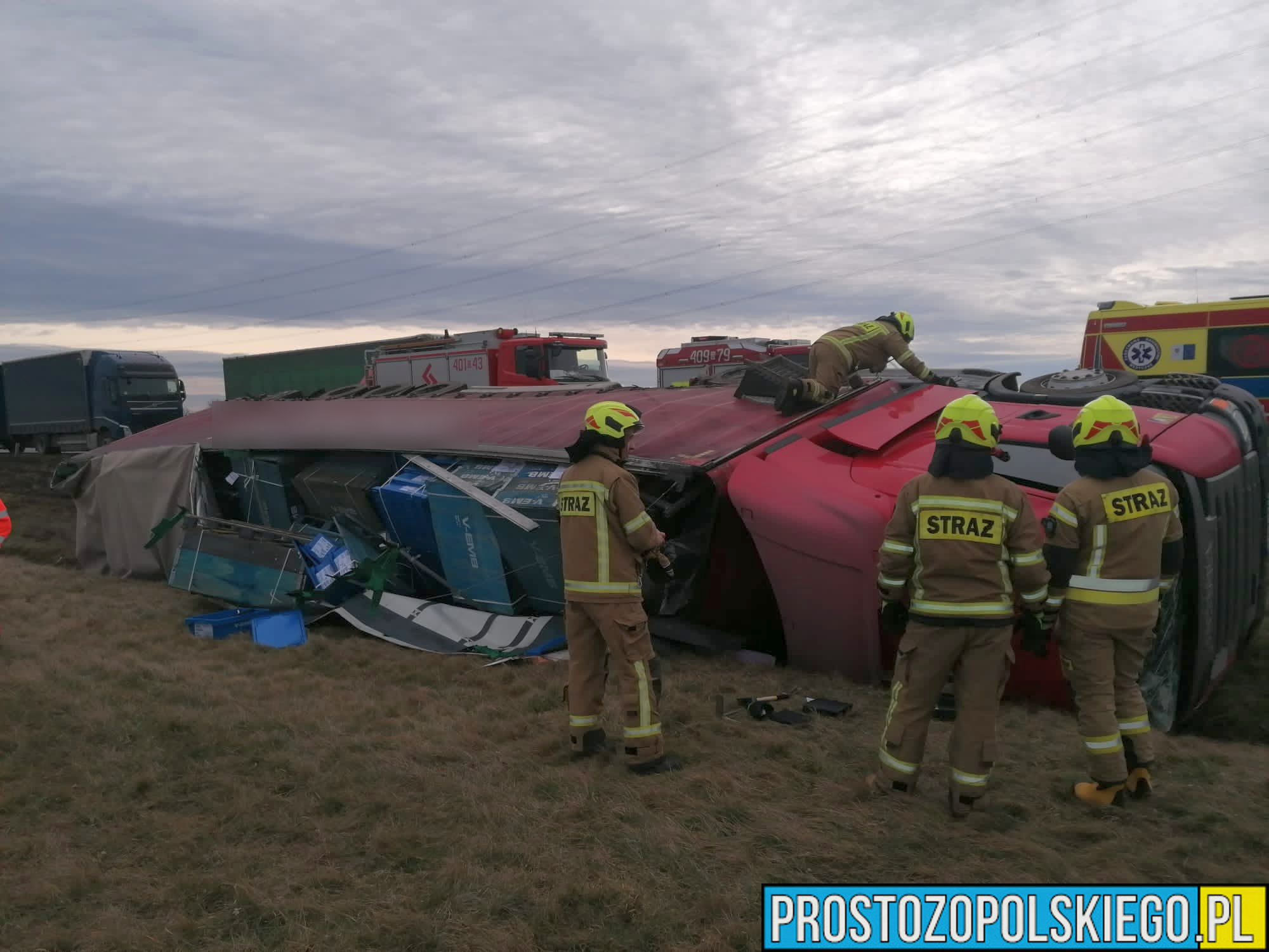 Wypadek ciężarówki na autostradzie A4. Kierowca, obywatel Ukrainy, miał ponad 2 promile. (Zdjęcia)