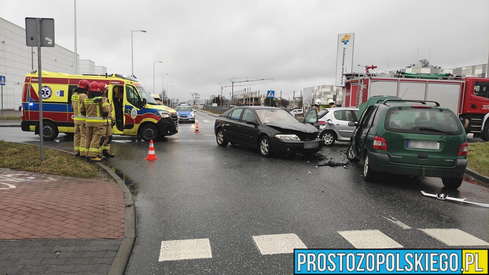 Zderzenie 3 aut na ul. Technologicznej w Opolu.(Wideo+Foto)