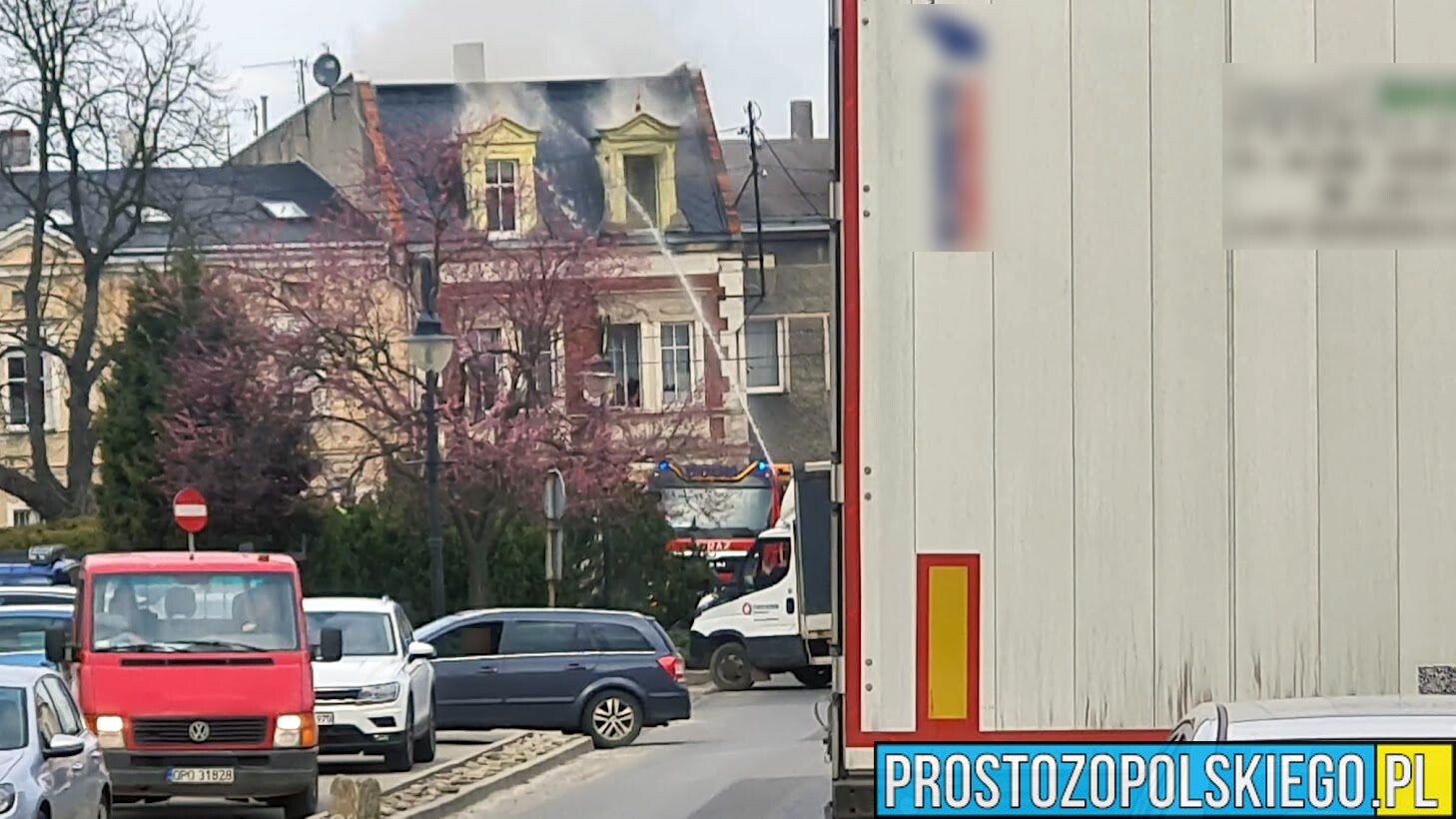 Pożar budynku wielorodzinnego w Prószkowie.