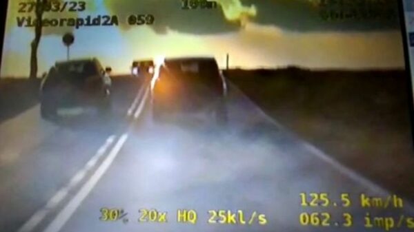 Niebezpieczna jazda w oku policyjnego videorejestratora 26-latki.(wideo)