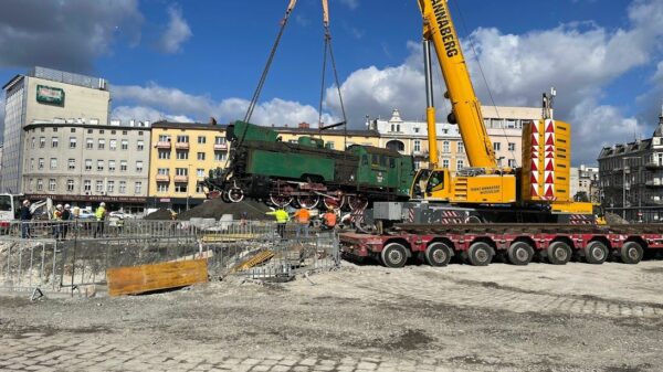 Na plac dworcowy w Opolu wróciła lokomotywa.(Wideo&Zdjęcia)