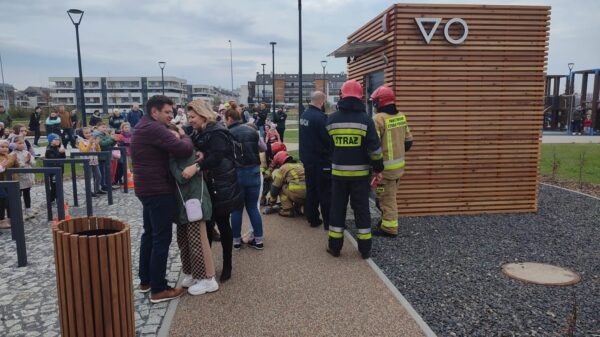 Tężnia Opole. Dzieci zatrzasnęły się w toalecie. Z pomocą przyjechali strażacy i policjanci (Zdjęcia&Wideo)