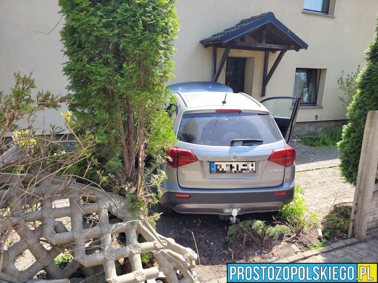 Tułowice: obywatel Niemiec, stracił panowanie nad autem i wjechał w budynek.(Zdjęcia)