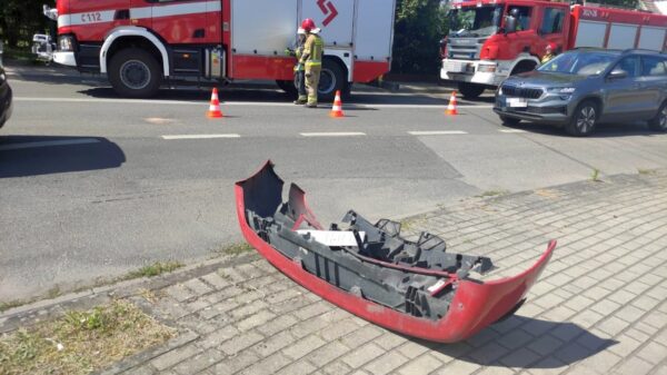 Zderzenie dwóch samochodów Opole-Chmielowice.(Zdjęcia)