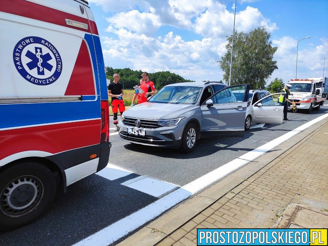Zderzenie dwóch samochodów na obwodnicy Opola na skrzyżowaniu koło stacji benzynowej we Wrzoskach (Zdjęcia&Wideo)