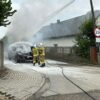 Pożar mazdy w Polskiej Nowej Wsi koło Opola. Mieszkańcy przybiegli z pomocą. (Zdjecia&Wideo)