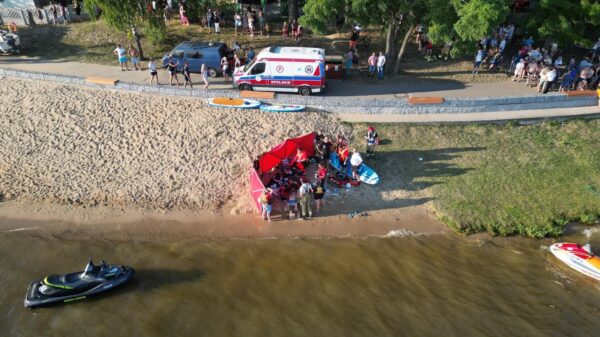 Wypadek na Jeziorze Dużym w Turawie. Mężczyznę potrąciła motorówka.(Zdjęcia&Wideo)