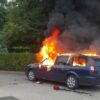 Auto spłonęło doszczętnie na osiedlu w Kędzierzynie Koźlu.