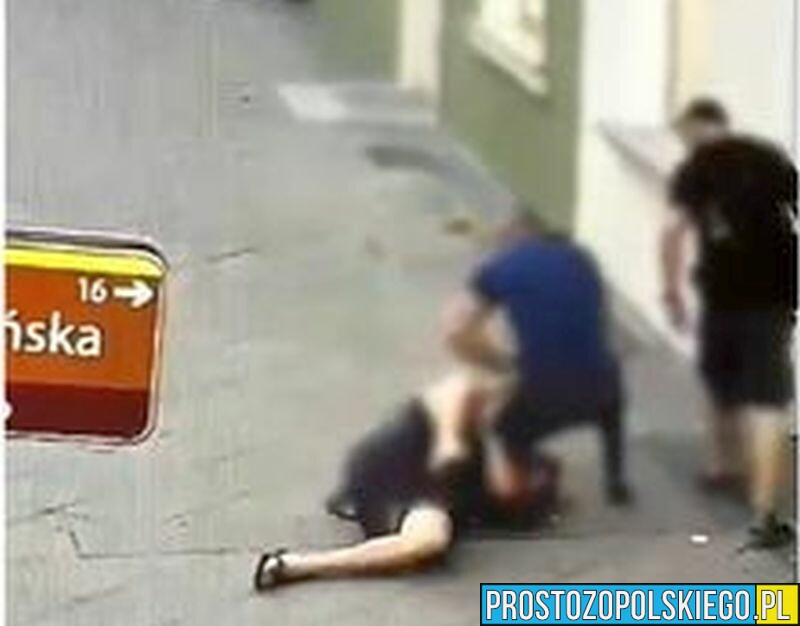 44-latek awanturował się na głównym deptaku na ul. Krakowskiej w Opolu. Zatrzymał go policjant w czasie wolnym od służby.(Wideo)