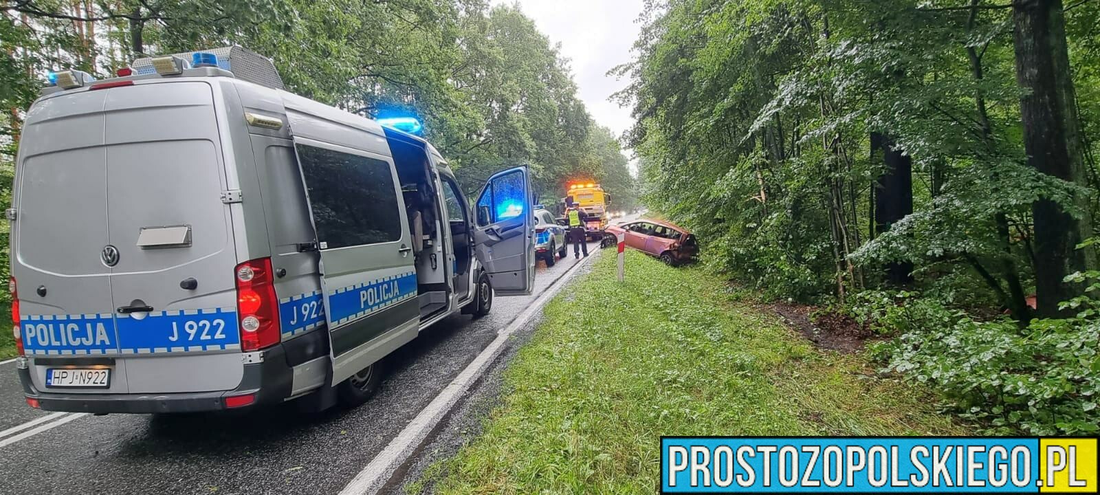 Jełowa-Bierdzany: kierująca autem straciła panowanie nad pojazdem i wpadła do rowu.