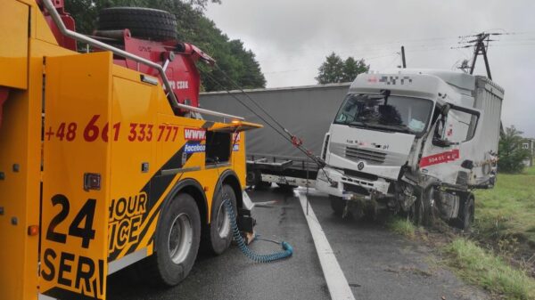 Wypadek ciężarówki na DK46 w Grodźcu koło Ozimka.(Zdjęcia&Wideo)