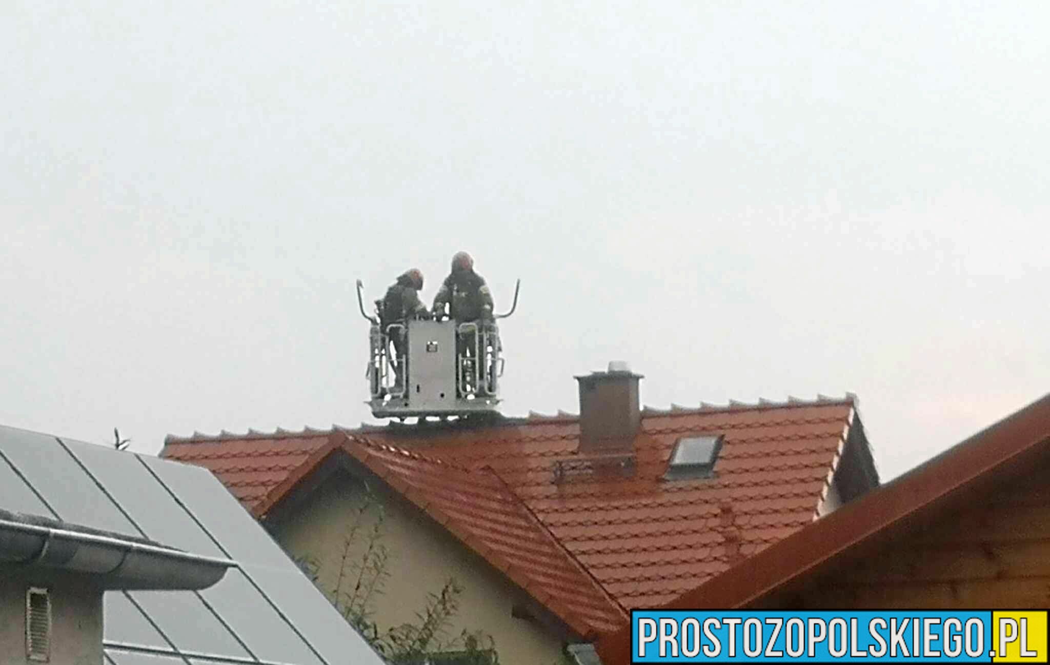 Pożar instalacji fotowoltaicznej w budynku jednorodzinnym w Brzegu.(Zdjęcia)