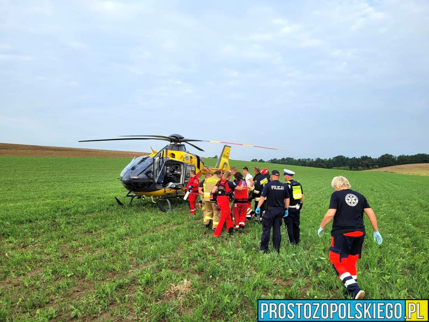 Potrącenie rowerzysty przez samochód na trasie Dobrosławice – Dobieszów. LPR zabrał poszkodowanego do szpitala.