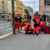 Wracający ratownicy medyczni z obstawy Tour de Pologne udzielili pomocy nieprzytomnemu mężczyźnie leżącemu na przystanku w Opolu.