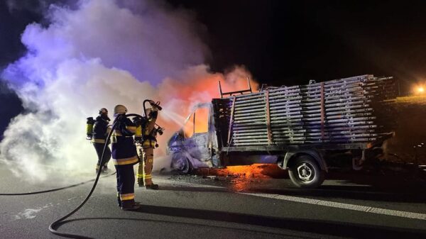 Pożar samochodu dostawczego na autostradzie A4.Na szczęście nikomu nic się nie stało.(Zdjęcia)