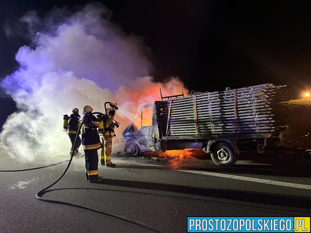 Pożar samochodu dostawczego na autostradzie A4.Na szczęście nikomu nic się nie stało.(Zdjęcia)