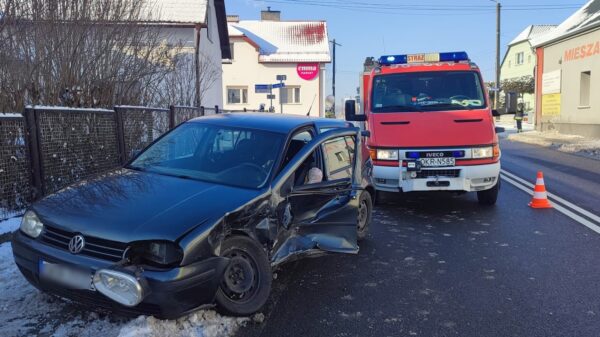 Stradunia: zderzenie dwóch aut na DK45 Opole- Racibórz. Jedna osoba została poszkodowana.(Zdjęcia)