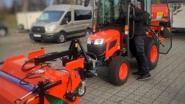 Z pomocą lawety ukradli traktor o wartości 150 000 zł. Zatrzymanym grozi nawet do 10 lat więzienia.