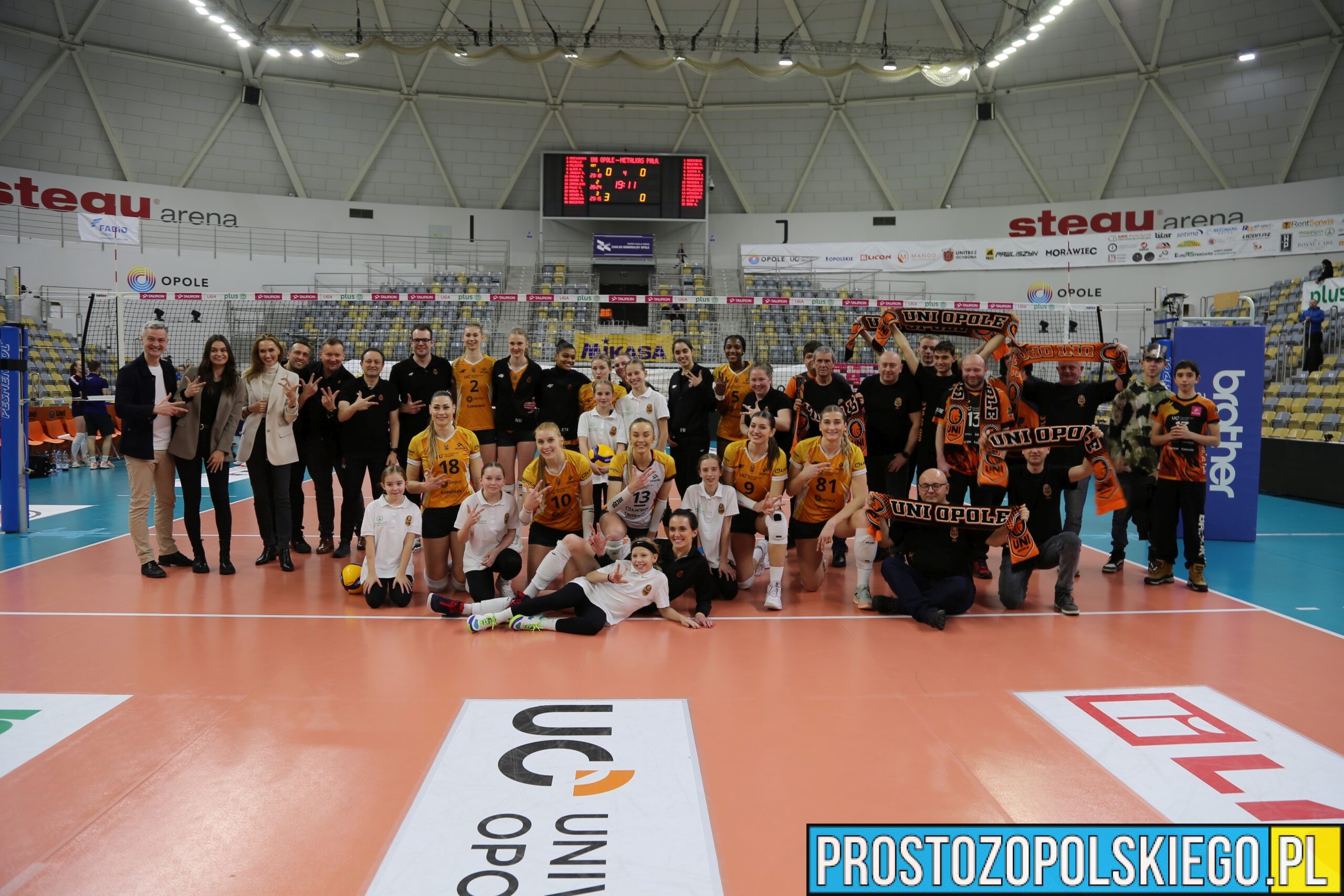 3:0 wygrały siatkarki Uni Opole.(Zdjęcia)