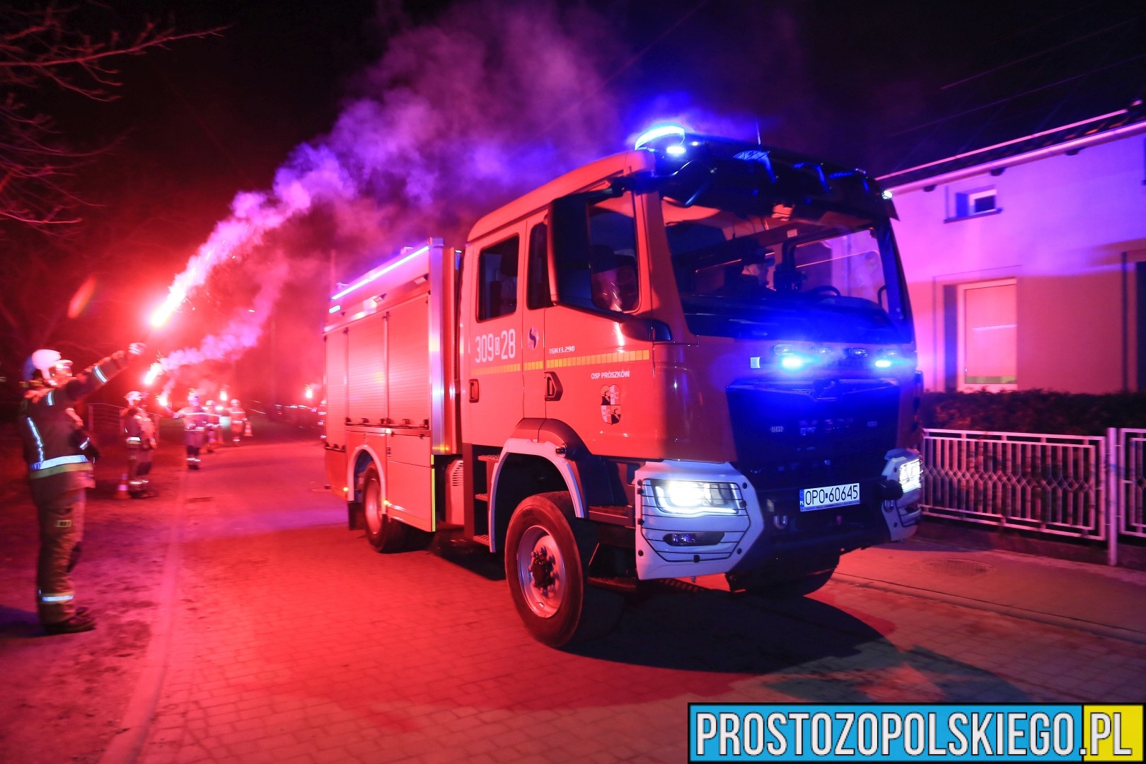 Strażacy z OSP Prószków przywitali nowy wóz strażacki.(Zdjęcia)
