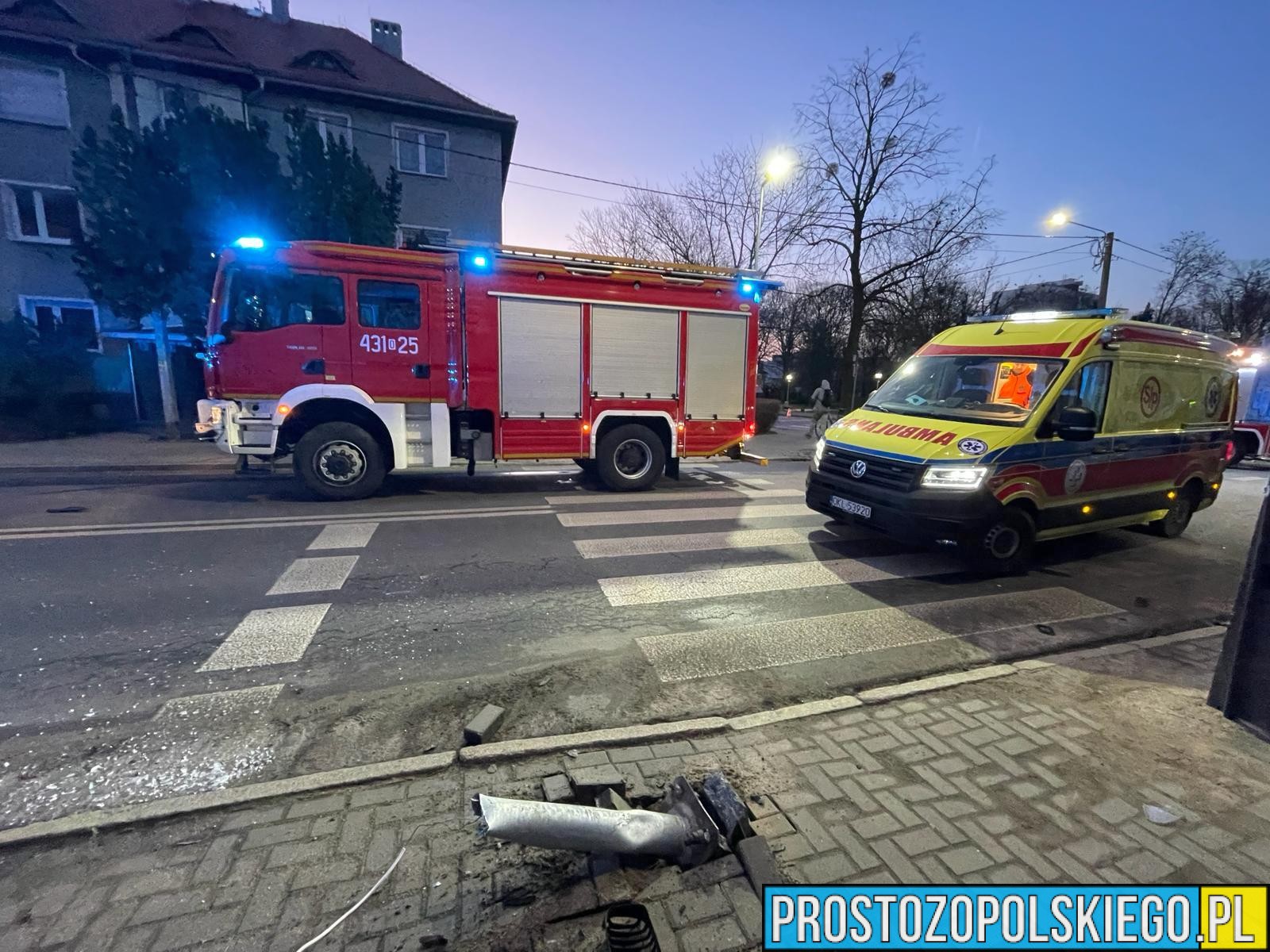 Wypadek w Kluczborku na skrzyżowaniu ulic Byczyńska-Waryńskiego. Poszkodowany został rowerzysta.
