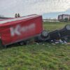Dachowanie auta na autostradzie A4 237 km kierunek Katowice. Dwie osoby zostały zabrane do szpitala. (Zdjęcia)