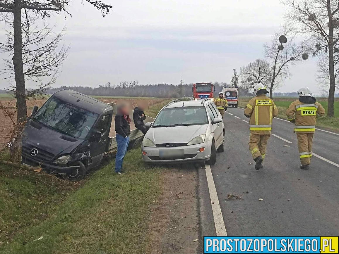 Wierzbica Górna: zderzenie samochodu osobowego z dostawczym , który po zderzeniu uderzył w drzewo.