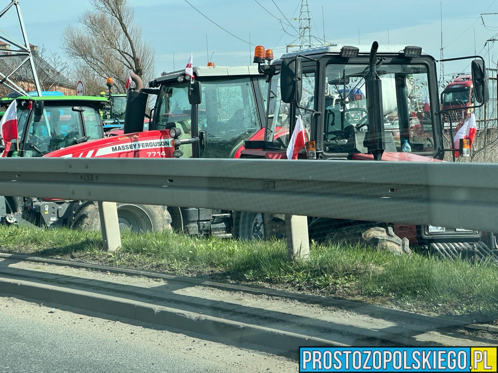 Rolnicy zablokowali węzeł autostradowy Brzeg. GDDKiA uruchomiła zjazd z A4 na MOPie w Wierzbniku !