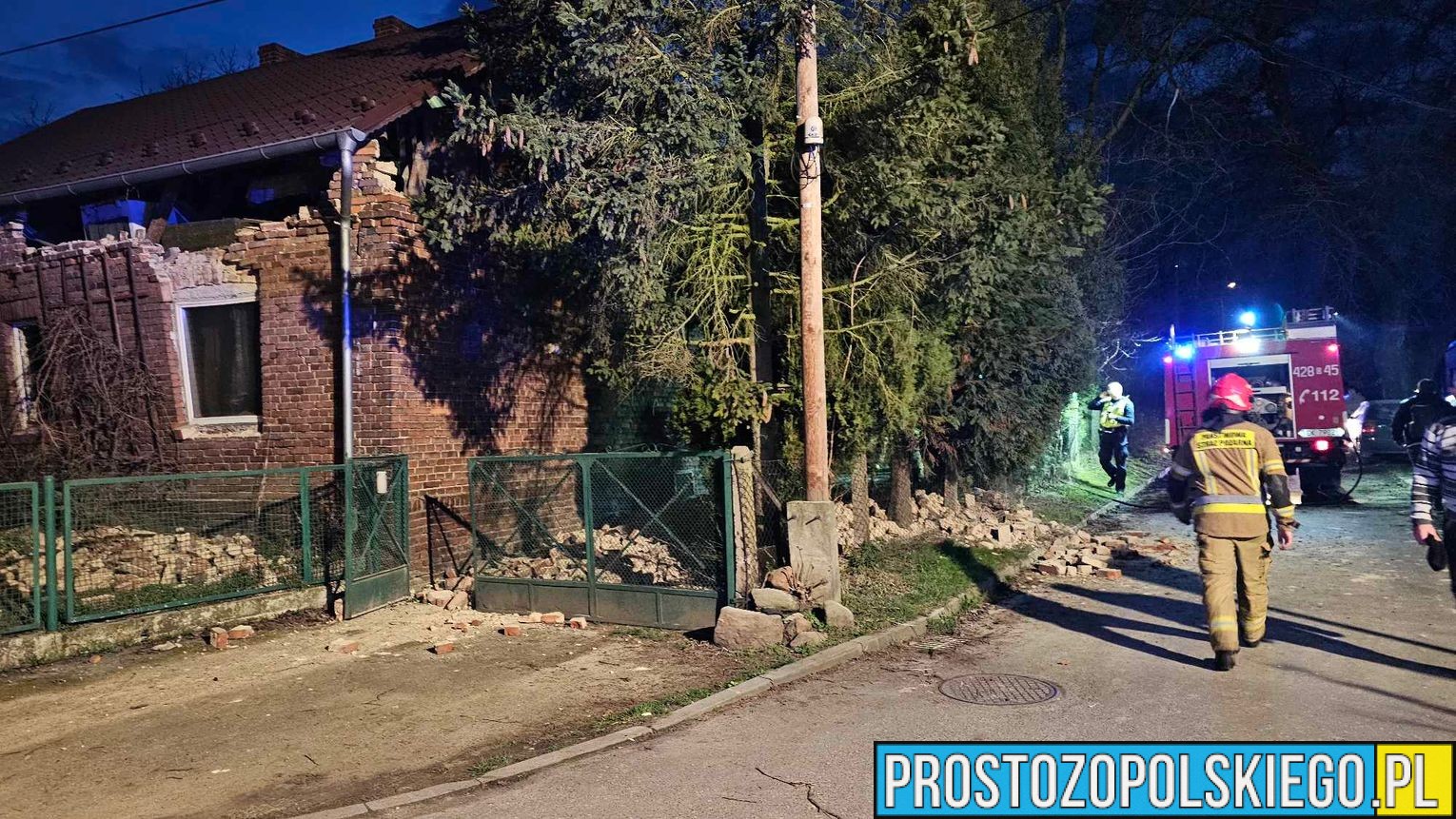 Wybuch w domu w Zakrzowie. Zawaliła się jedna ze ścian w budynku.(Zdjęcia)