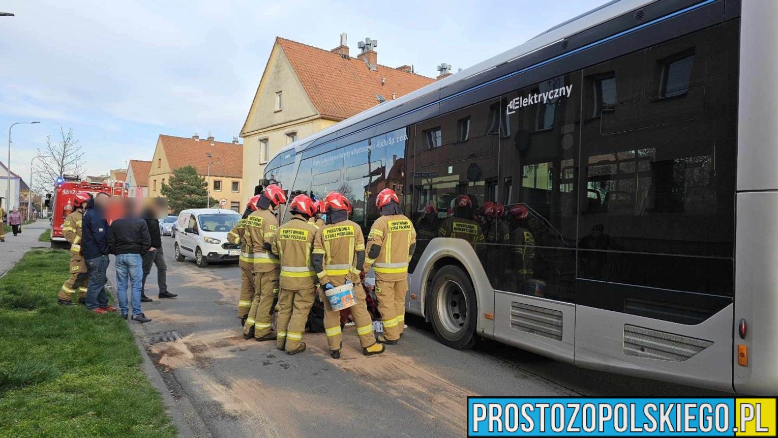 Zderzenie autobusu elektrycznego z audi w Kędzierzynie Koźlu.(Zdjęcia)