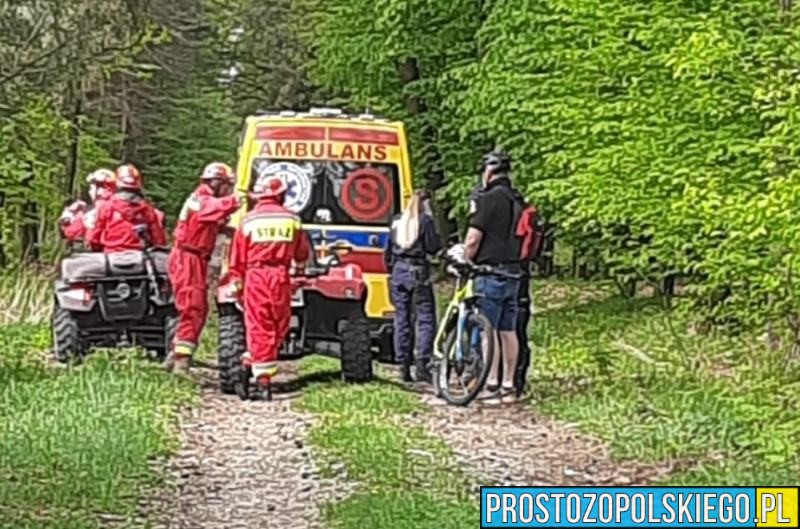 48-latka została odnaleziona cała i zdrowa, przez rowerzystę w środku lasu.