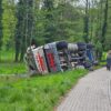Wypadek ciężarówki w Strzelcach Opolskich na ul. Parkowej. (Zdjęcia)
