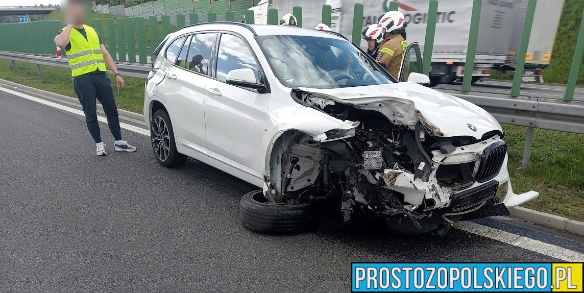 Wypadek na opolskim odcinku autostrady A4 . Zderzenie BMW z ciężarówką .(Zdjęcia)