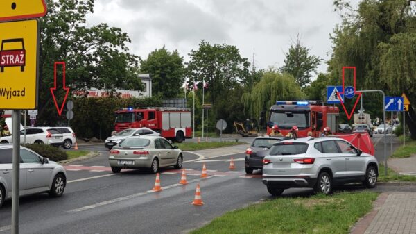 Wypadki jeden po drugim! Najpierw zderzenie aut, potem potrącenie rowerzystki w Opolu