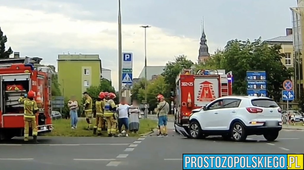 Wypadek na rondzie w Opolu. Wśród pasażerów było 5-miesięczne niemowlę
